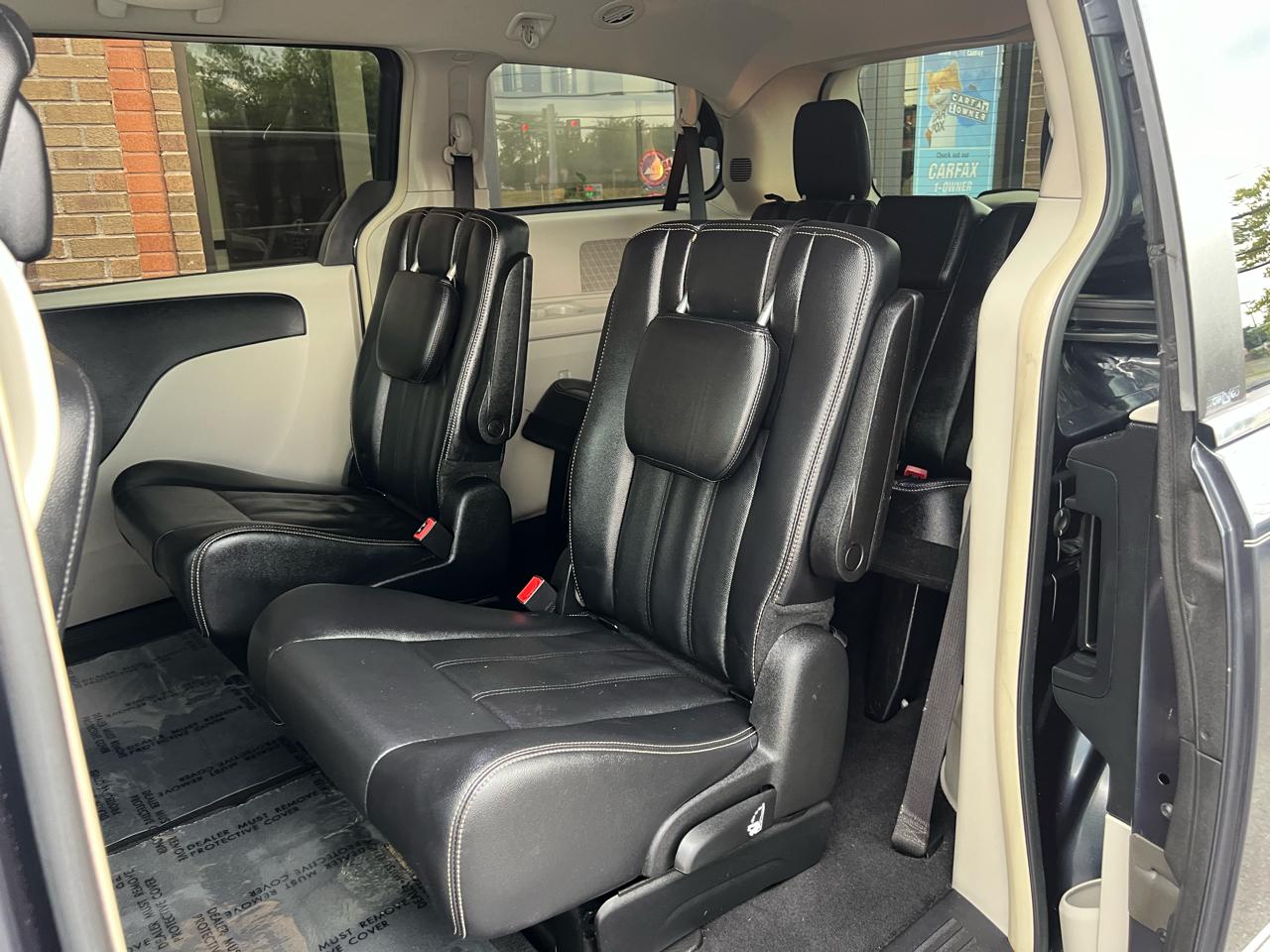 Chrysler Town & Country Touring 2014