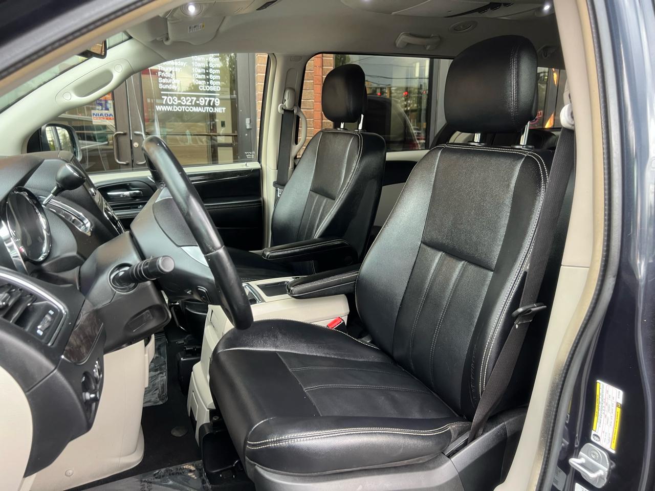 Chrysler Town & Country Touring 2014