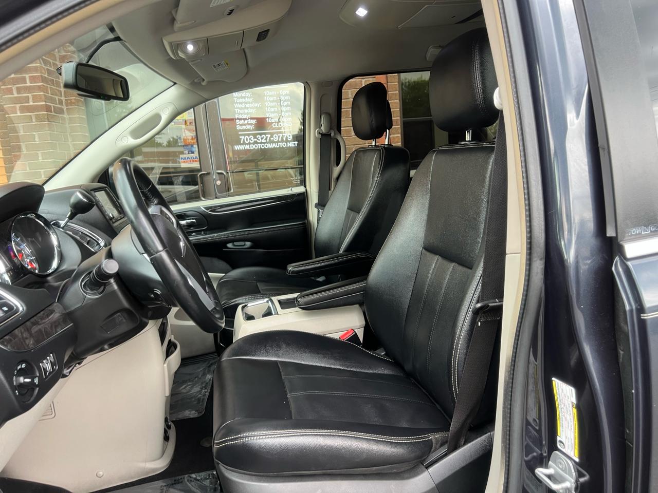 Chrysler Town & Country Touring 2014