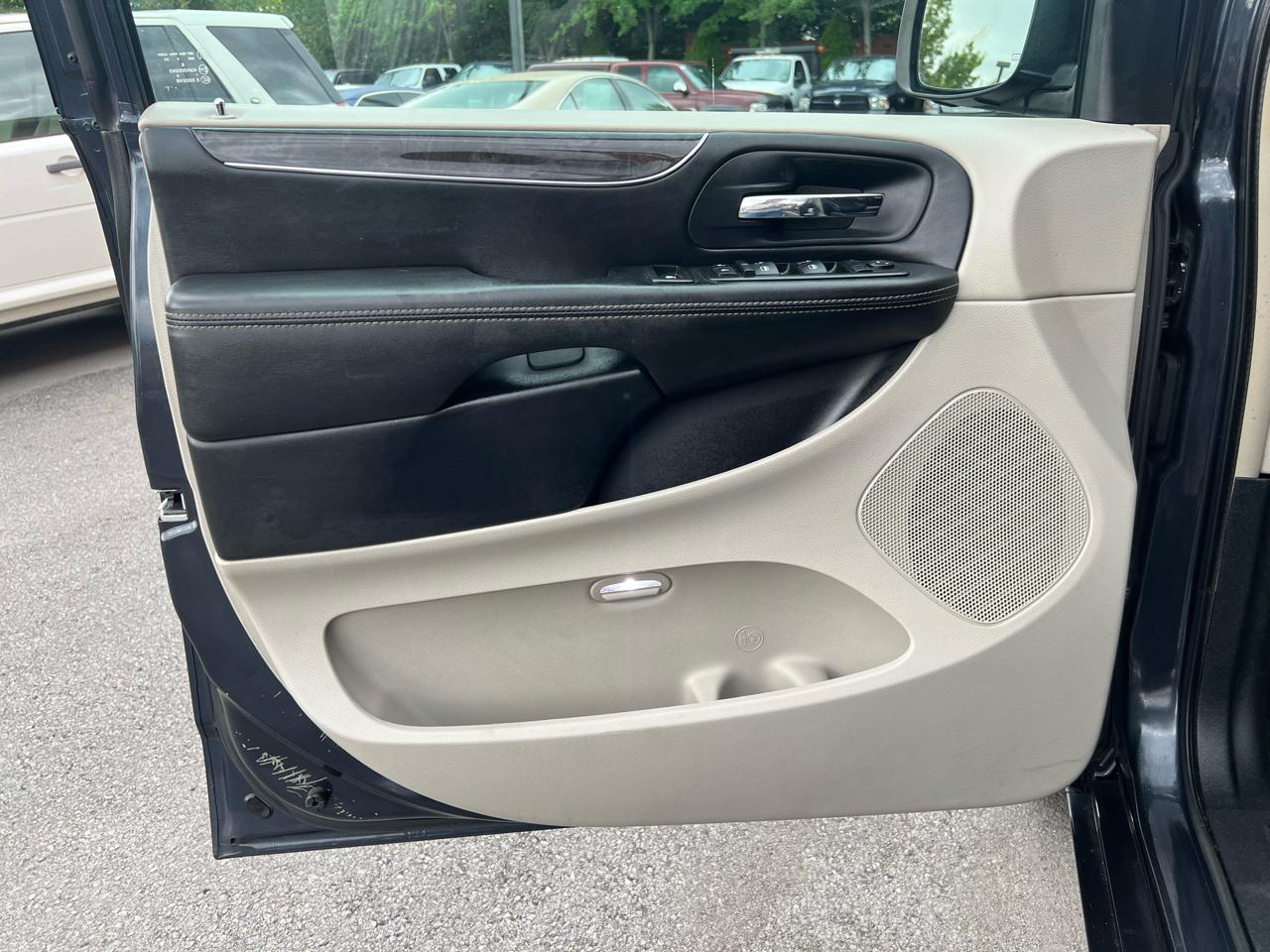 Chrysler Town & Country Touring 2014