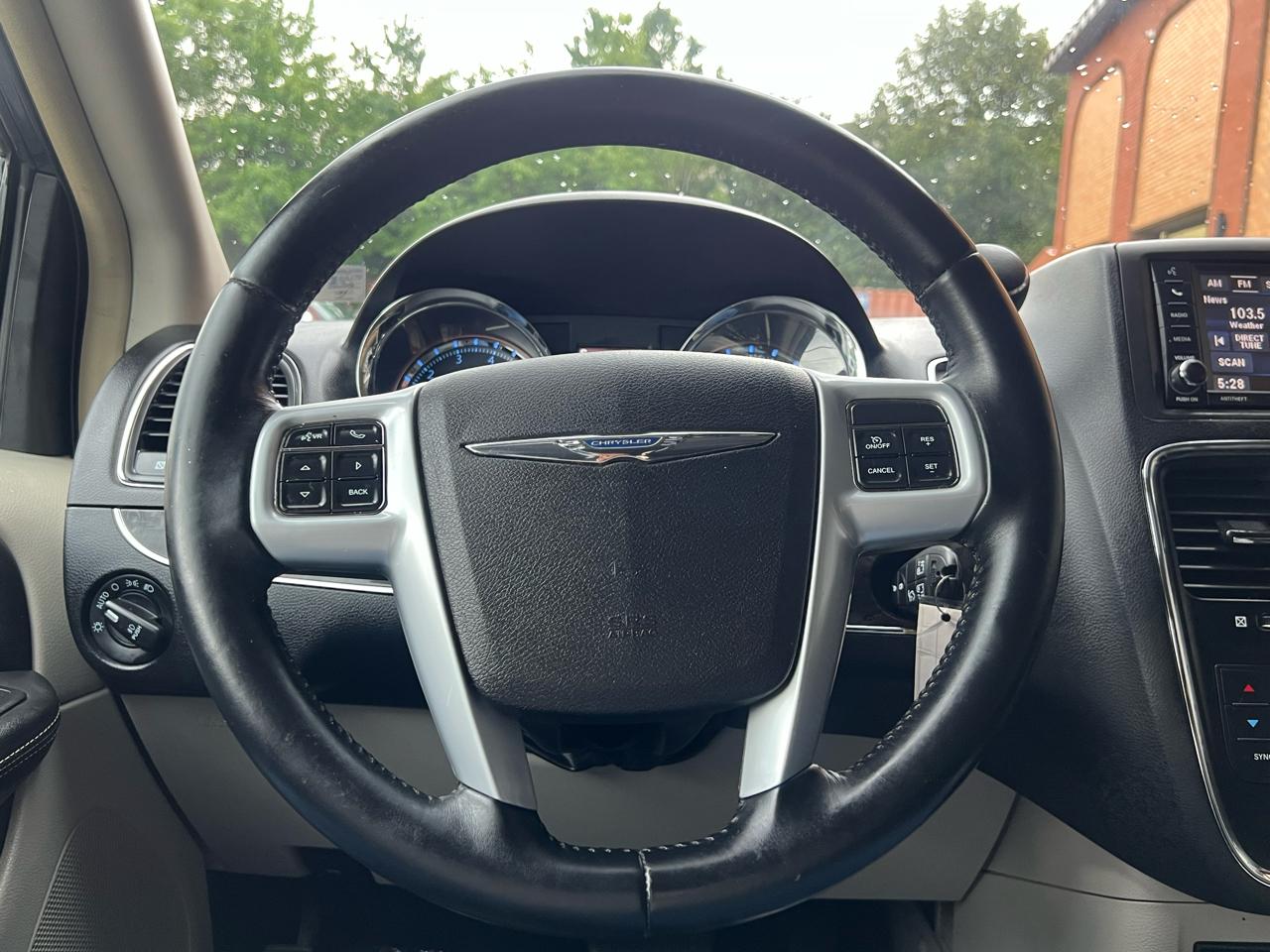 Chrysler Town & Country Touring 2014