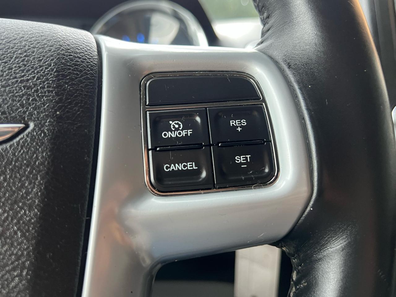 Chrysler Town & Country Touring 2014