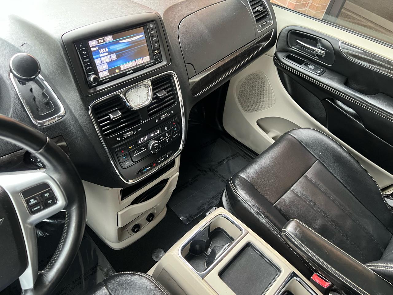 Chrysler Town & Country Touring 2014