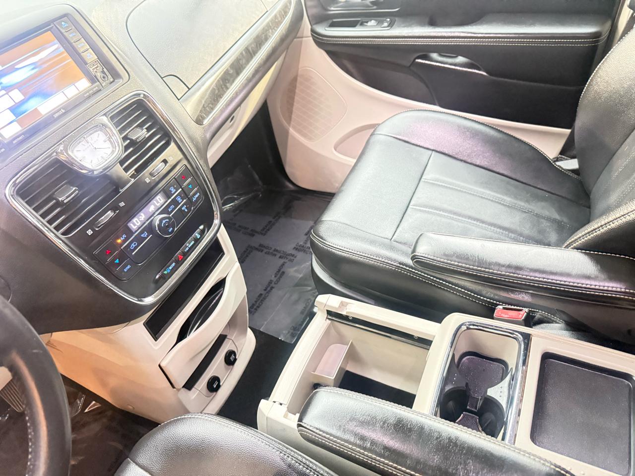 Chrysler Town & Country Touring 2014