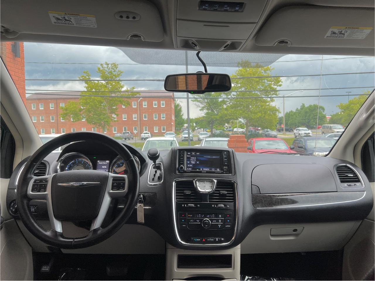 Chrysler Town & Country Touring 2014