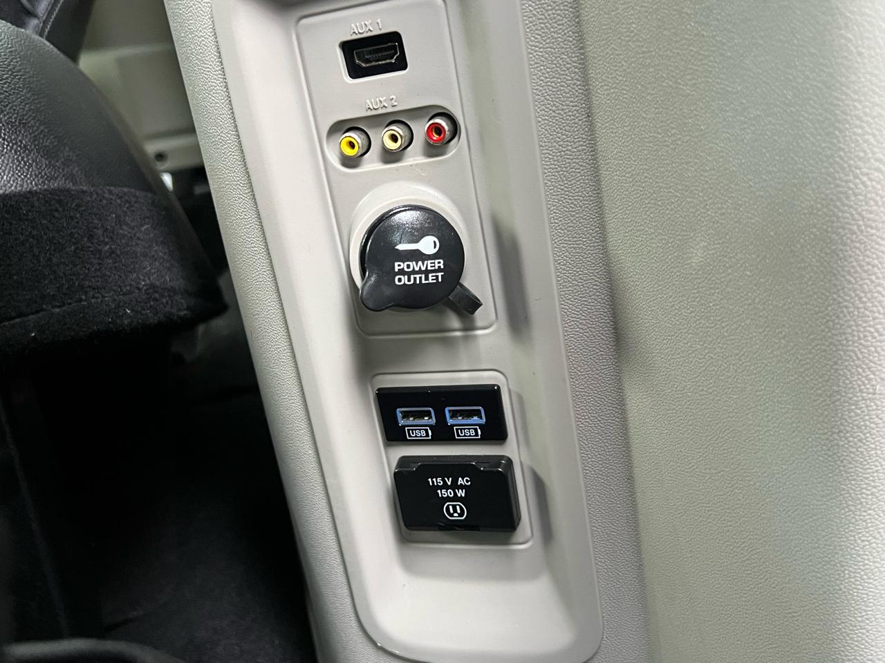 Chrysler Town & Country Touring 2014