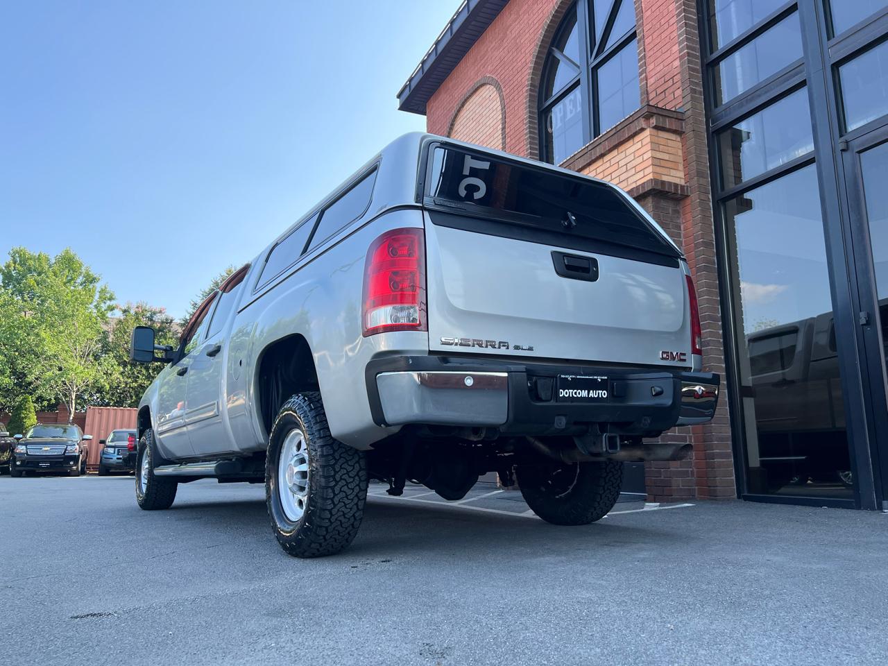 GMC Sierra 2500HD SLE Crew Cab 4WD 2010