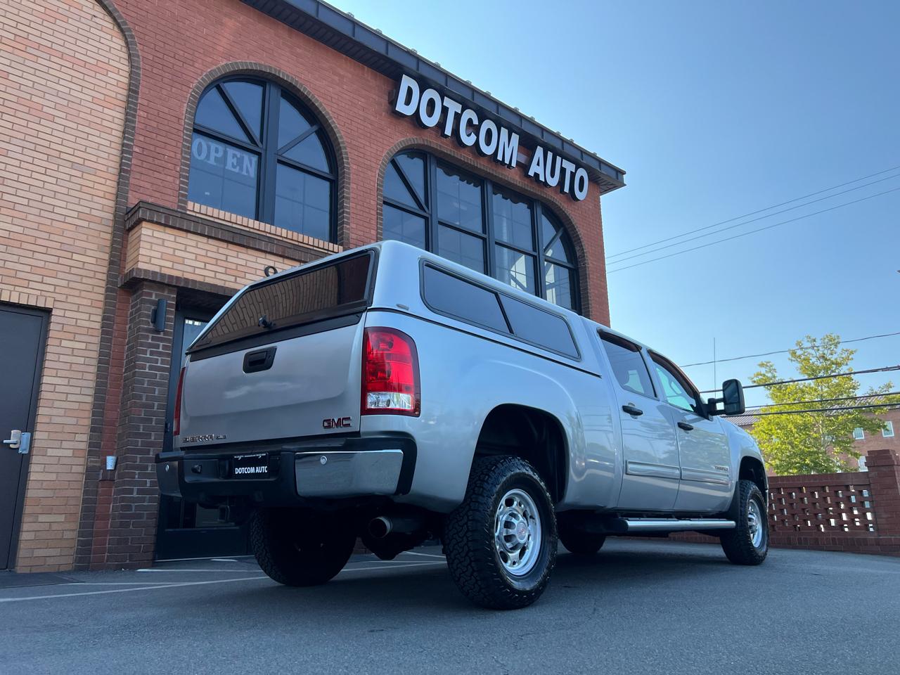 GMC Sierra 2500HD SLE Crew Cab 4WD 2010