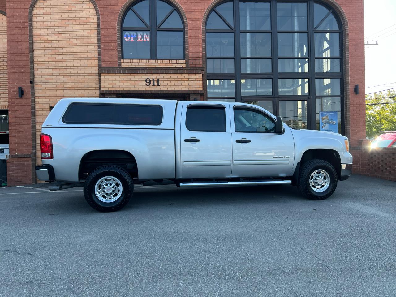 GMC Sierra 2500HD SLE Crew Cab 4WD 2010