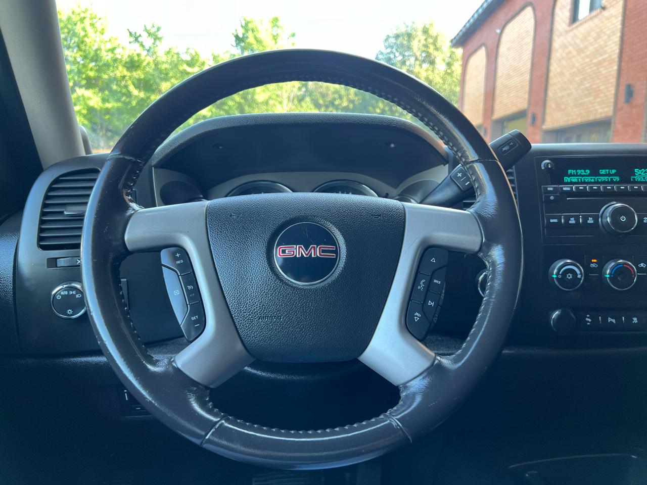 GMC Sierra 2500HD SLE Crew Cab 4WD 2010