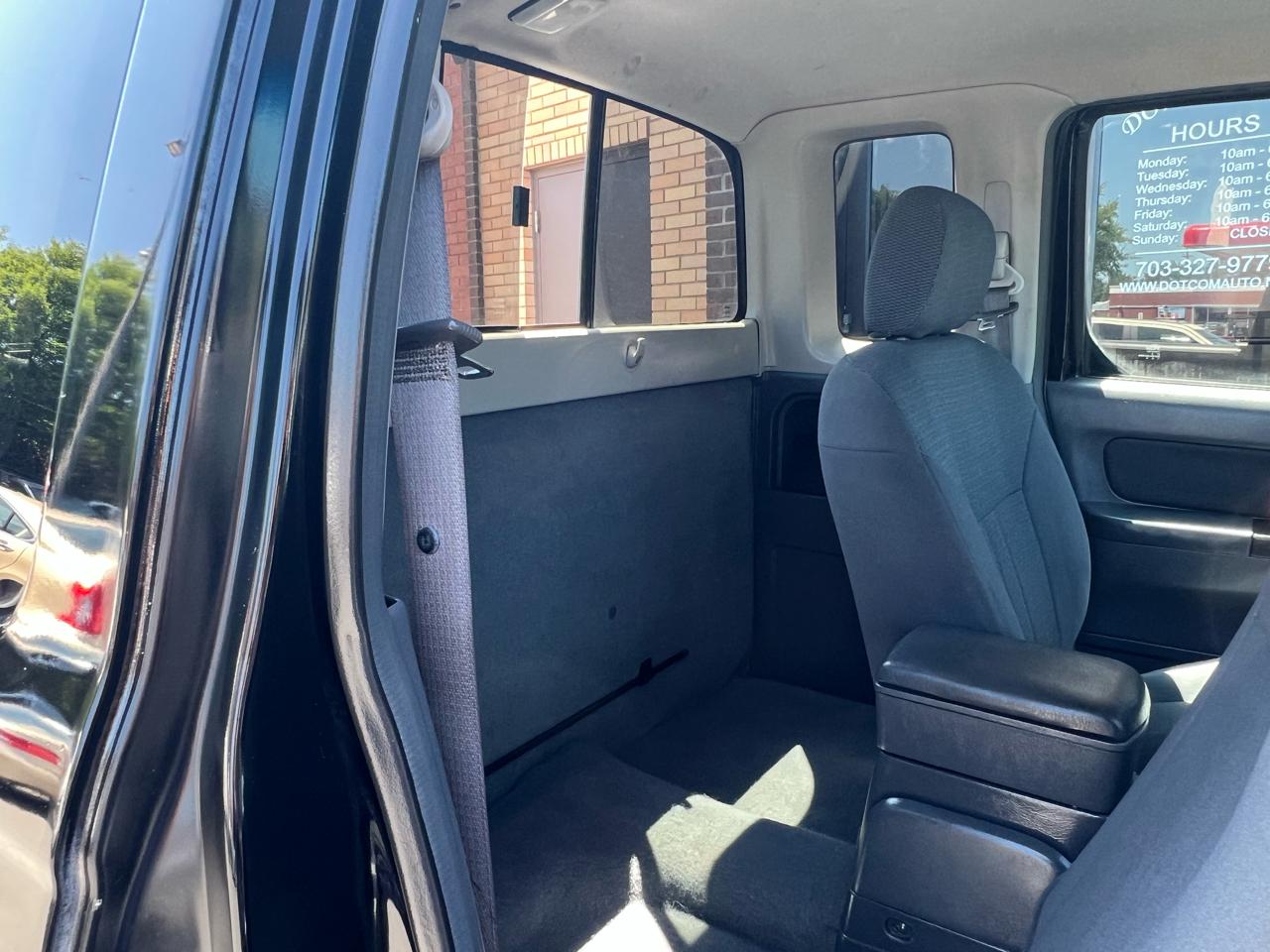 Nissan Frontier XE-V6 King Cab 4WD 2004