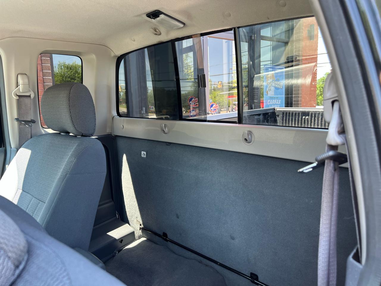 Nissan Frontier XE-V6 King Cab 4WD 2004