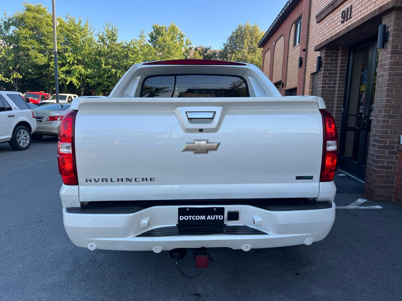 Chevrolet Avalanche LTZ 4WD 2011