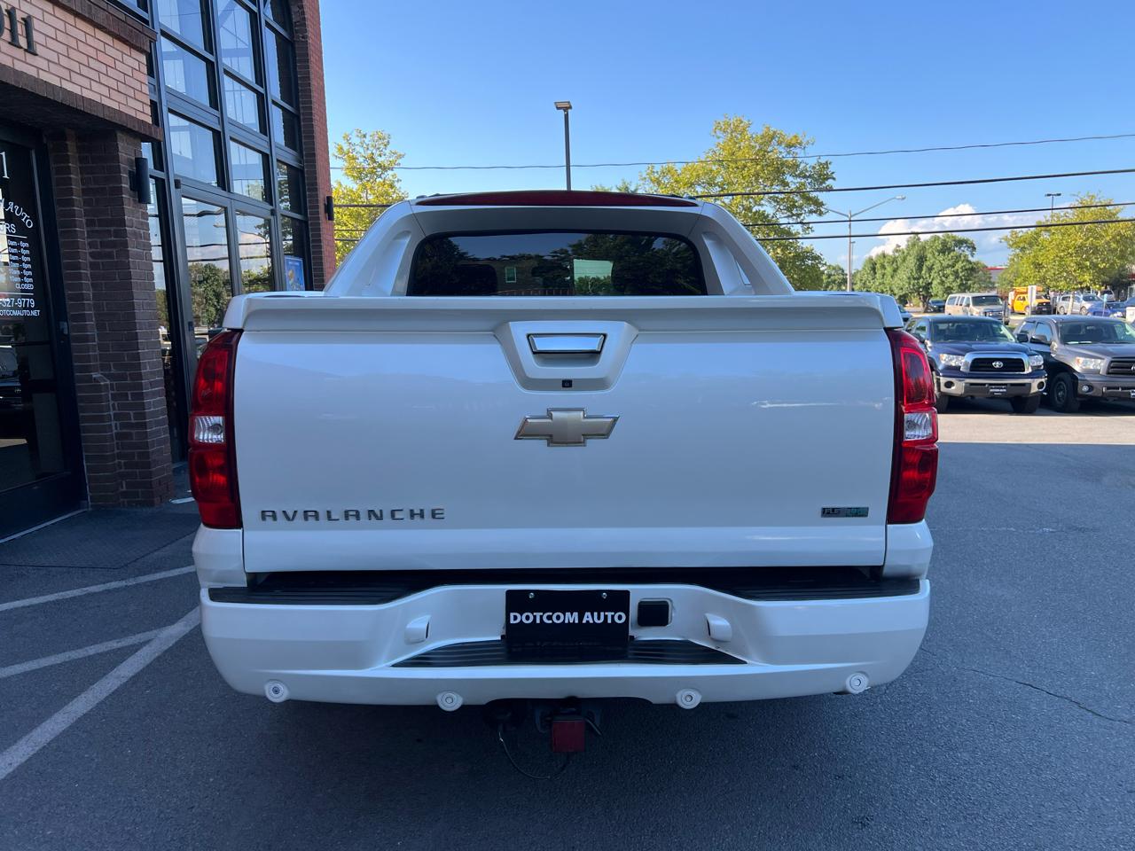 Chevrolet Avalanche LTZ 4WD 2011