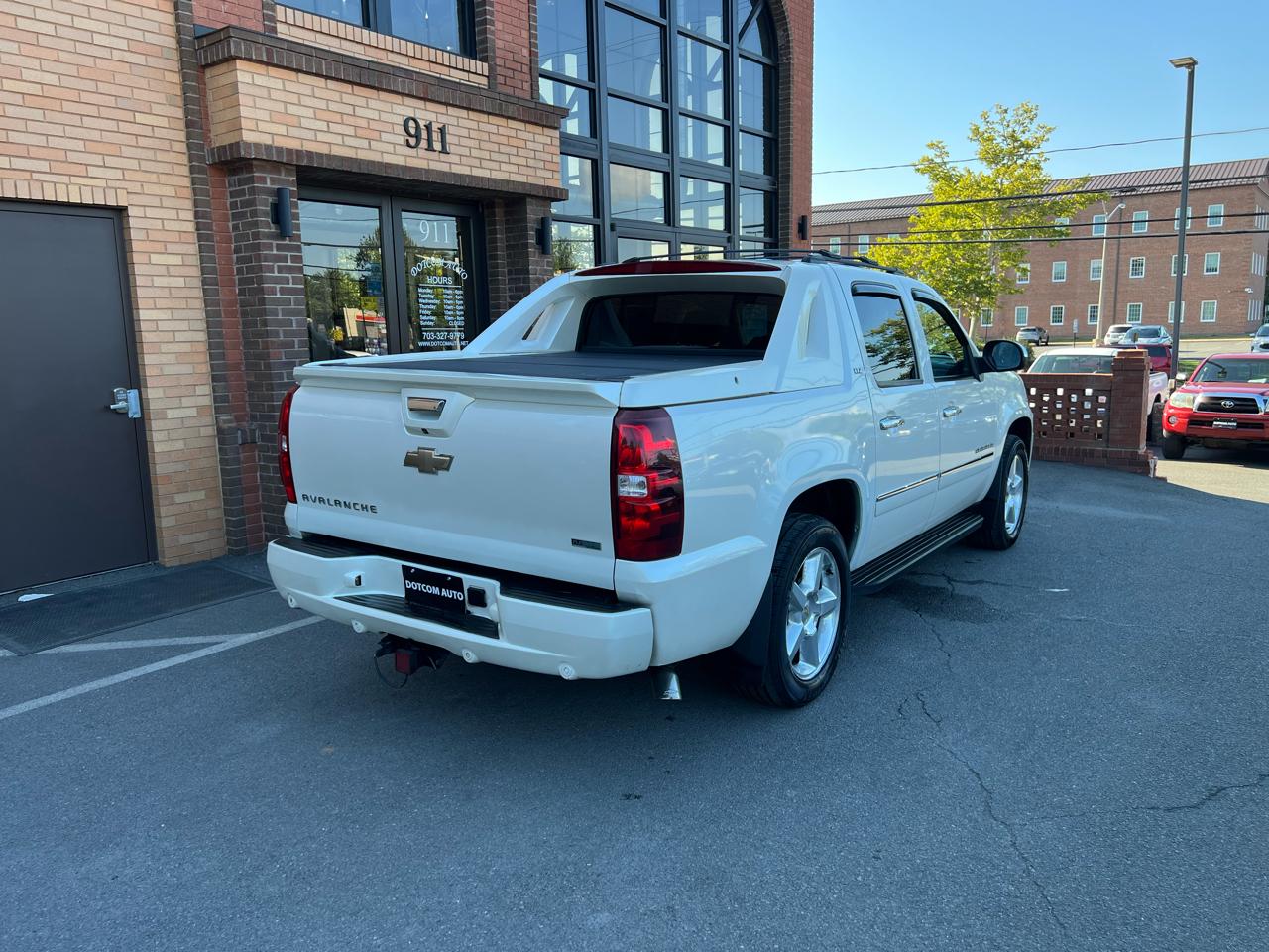 Chevrolet Avalanche LTZ 4WD 2011