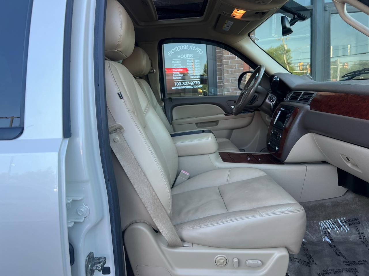 Chevrolet Avalanche LTZ 4WD 2011