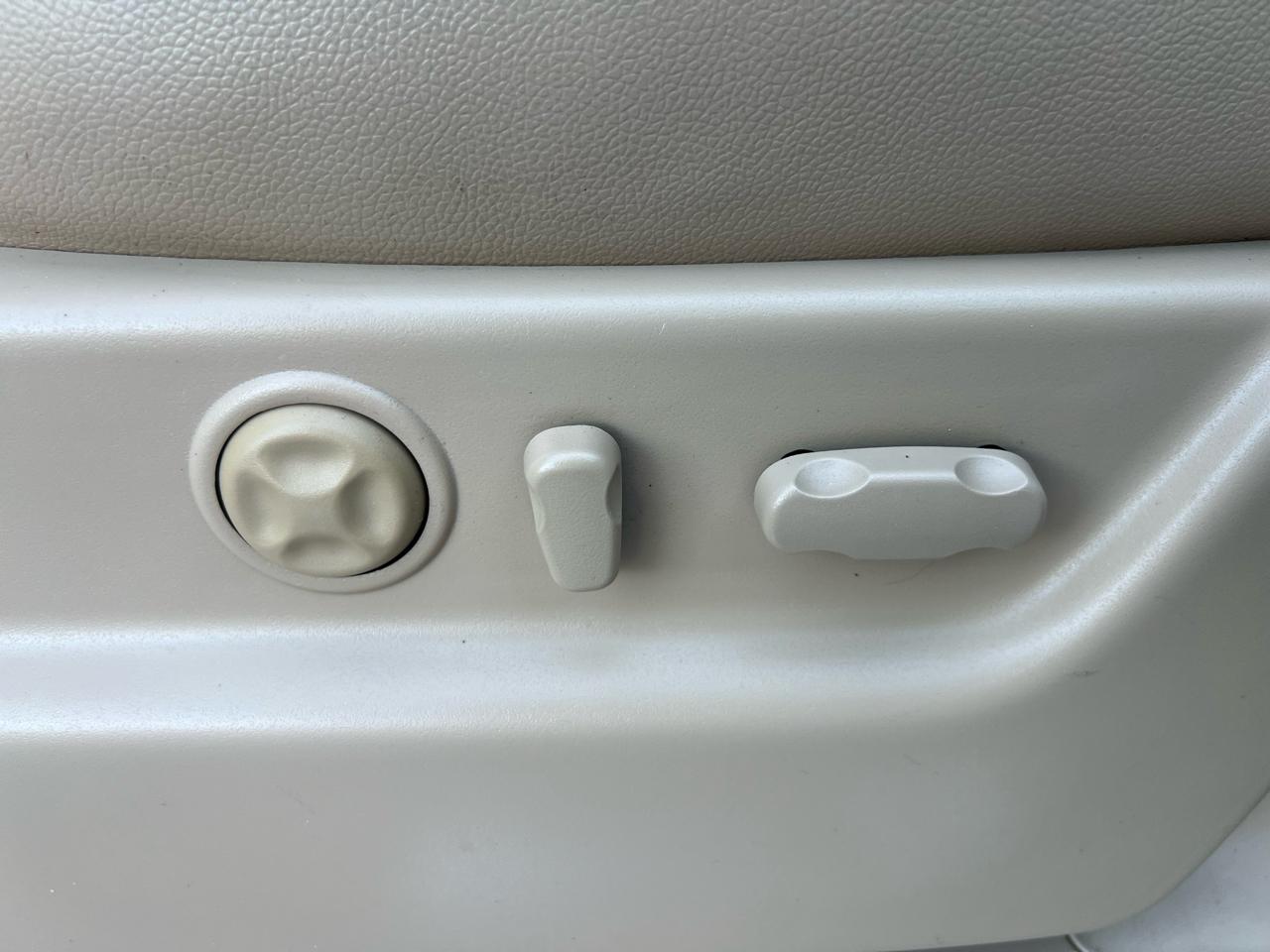 Chevrolet Avalanche LTZ 4WD 2011