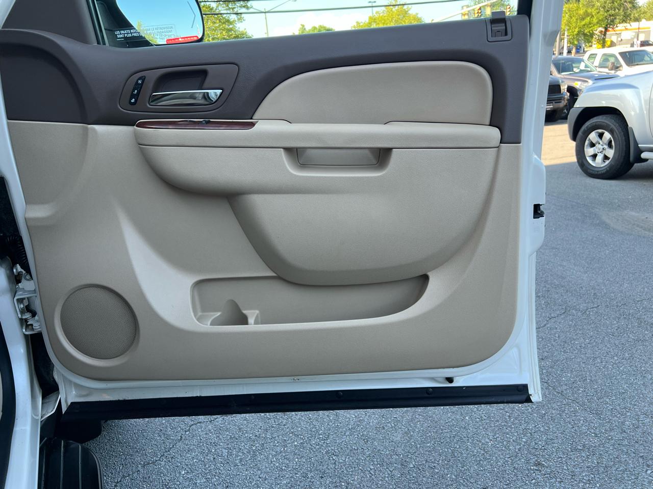 Chevrolet Avalanche LTZ 4WD 2011