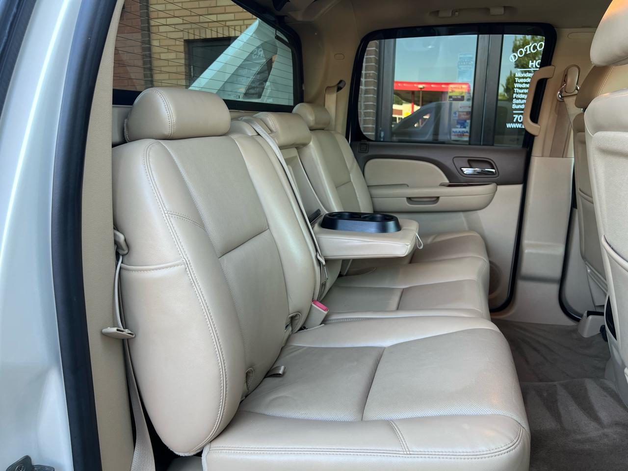 Chevrolet Avalanche LTZ 4WD 2011