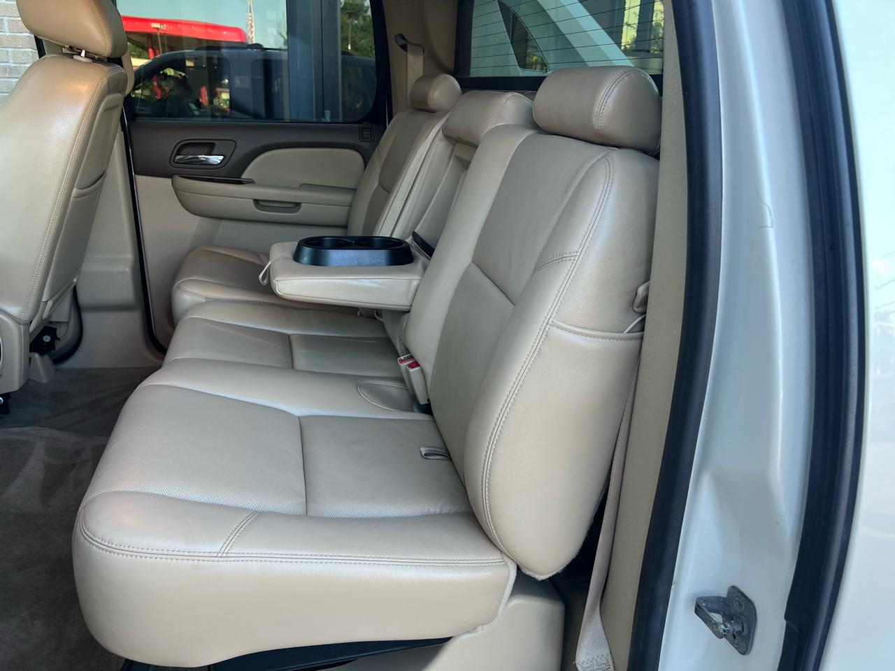 Chevrolet Avalanche LTZ 4WD 2011