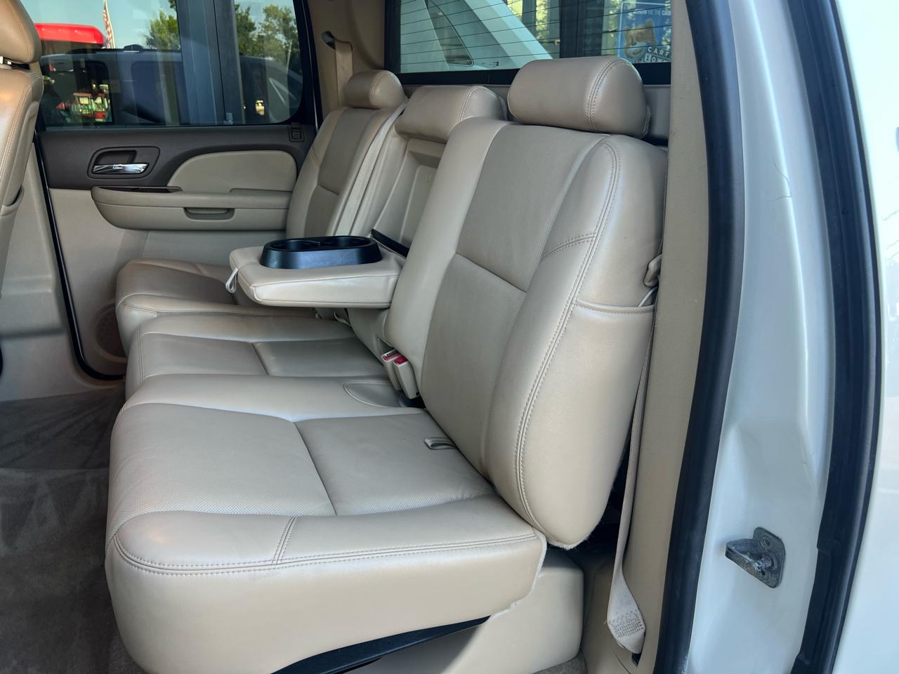 Chevrolet Avalanche LTZ 4WD 2011
