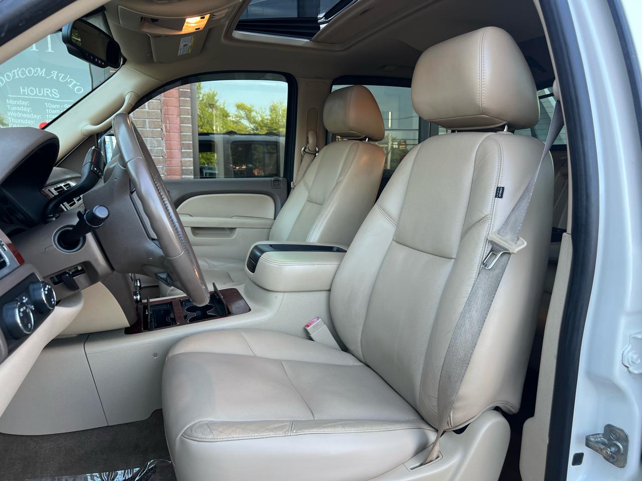 Chevrolet Avalanche LTZ 4WD 2011