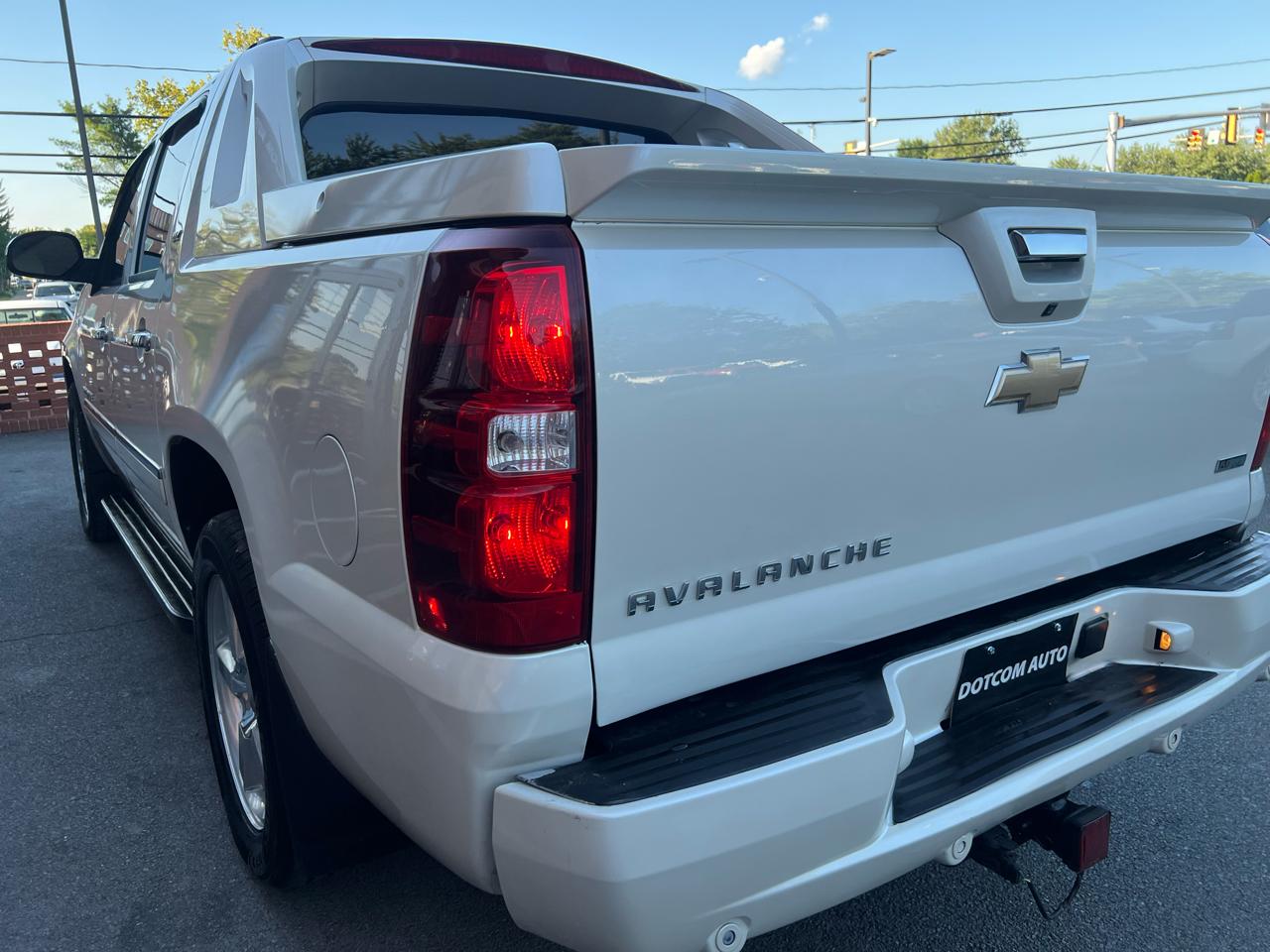 Chevrolet Avalanche LTZ 4WD 2011