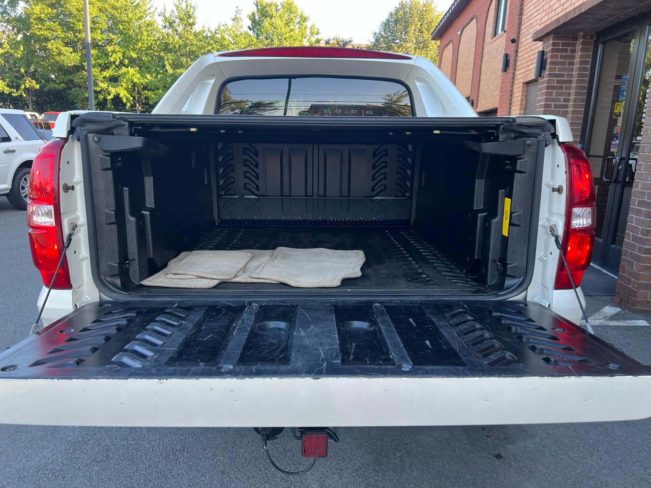 Chevrolet Avalanche LTZ 4WD 2011