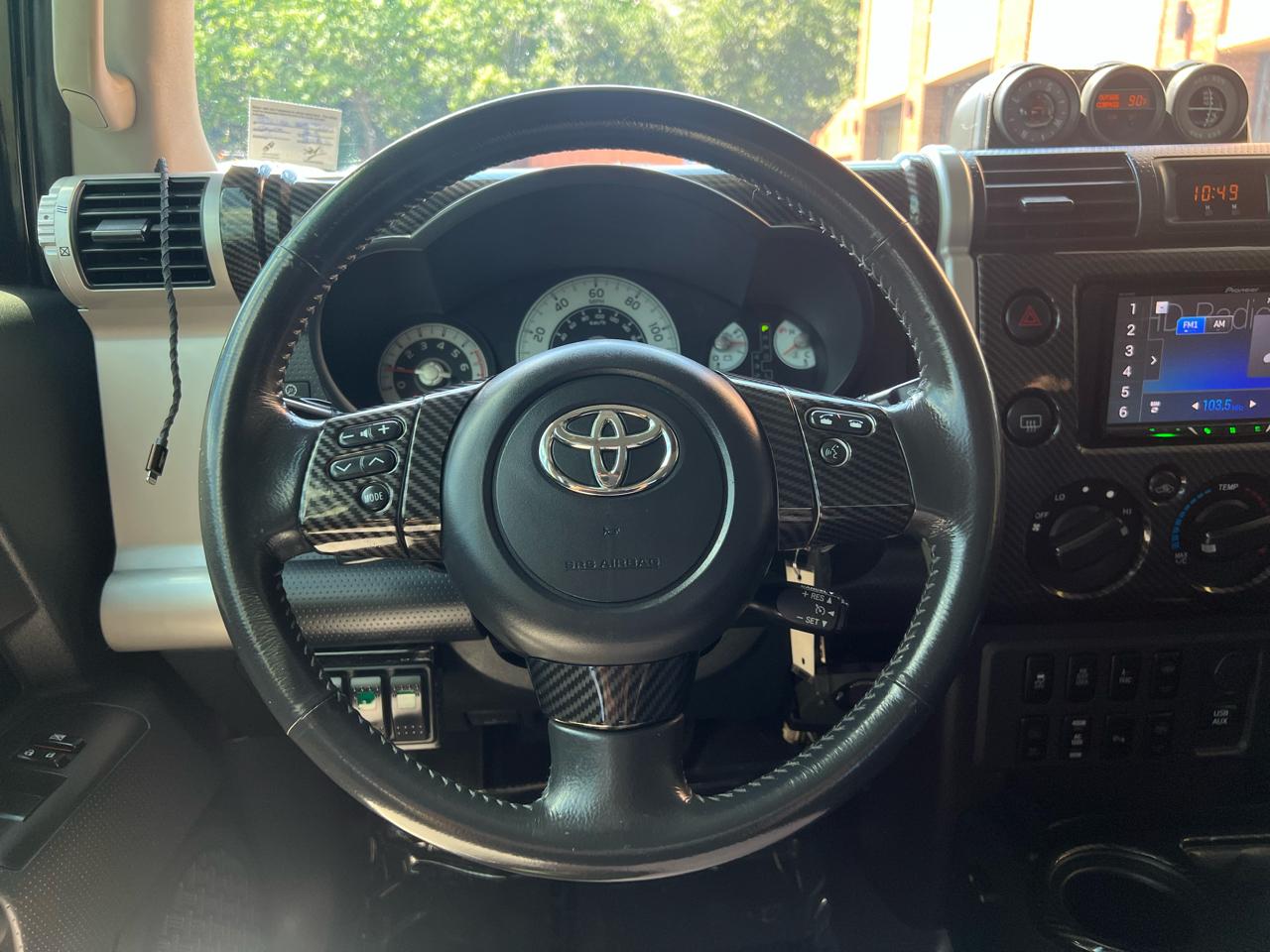 Toyota FJ Cruiser 4WD AT 2014