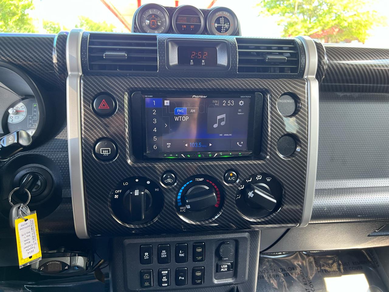 Toyota FJ Cruiser 4WD AT 2014