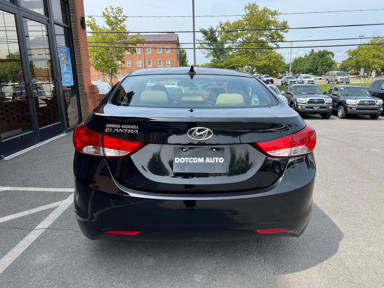 Hyundai Elantra 4dr Sdn GLS Auto 2012