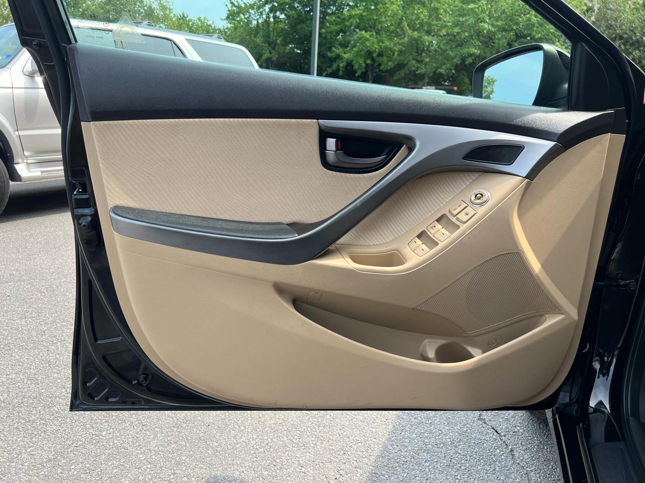 Hyundai Elantra 4dr Sdn GLS Auto 2012