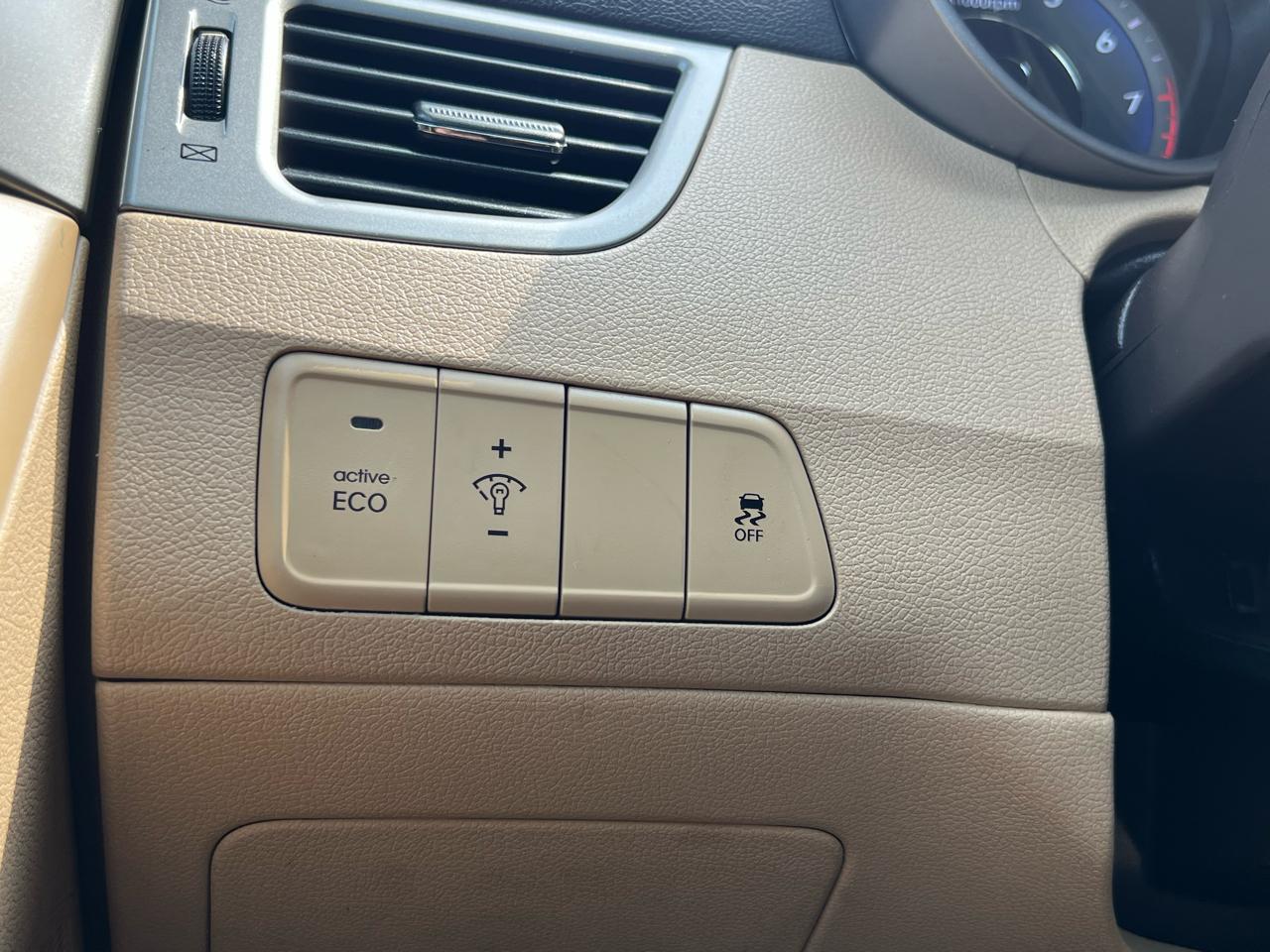Hyundai Elantra 4dr Sdn GLS Auto 2012