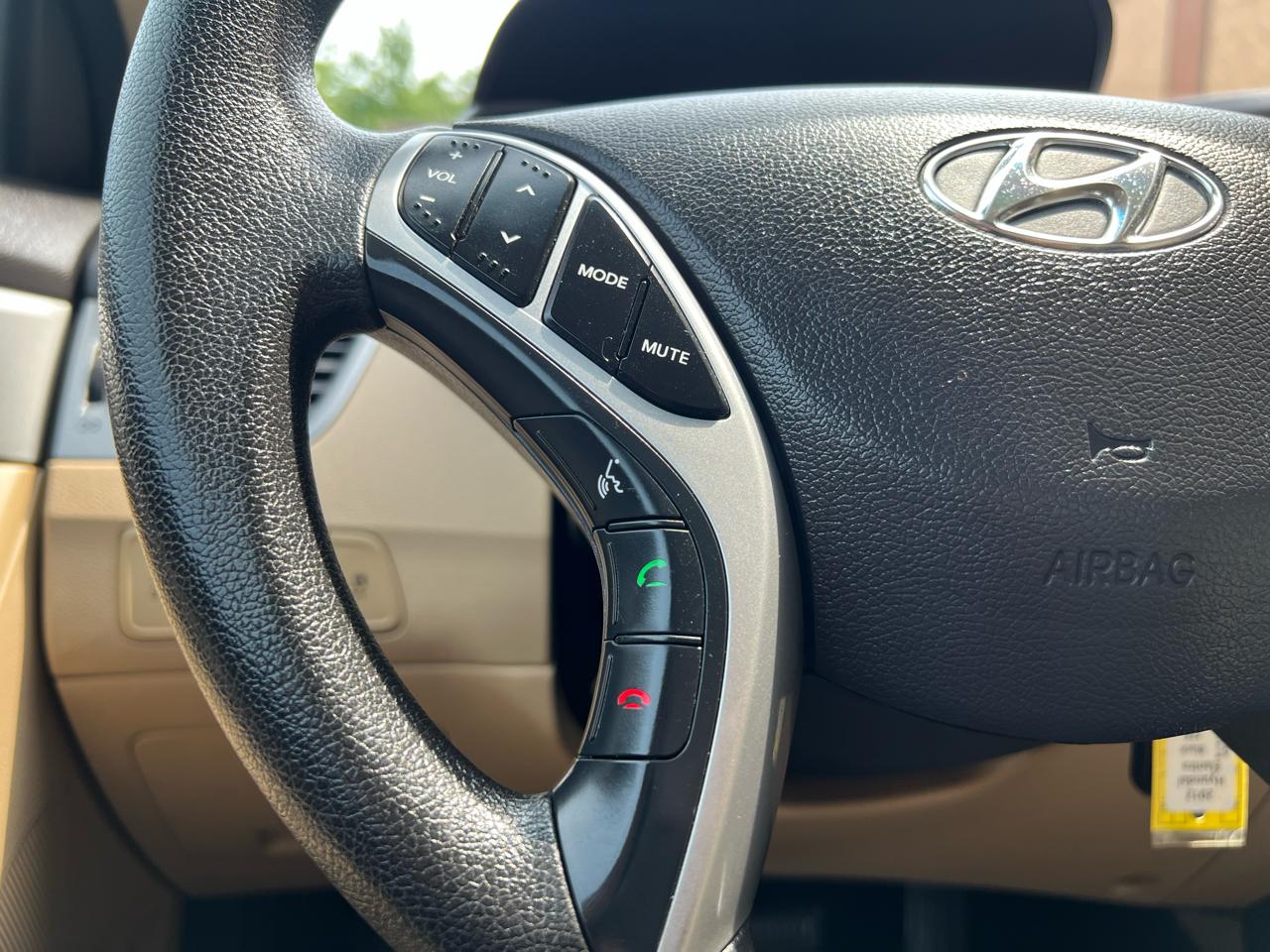 Hyundai Elantra 4dr Sdn GLS Auto 2012