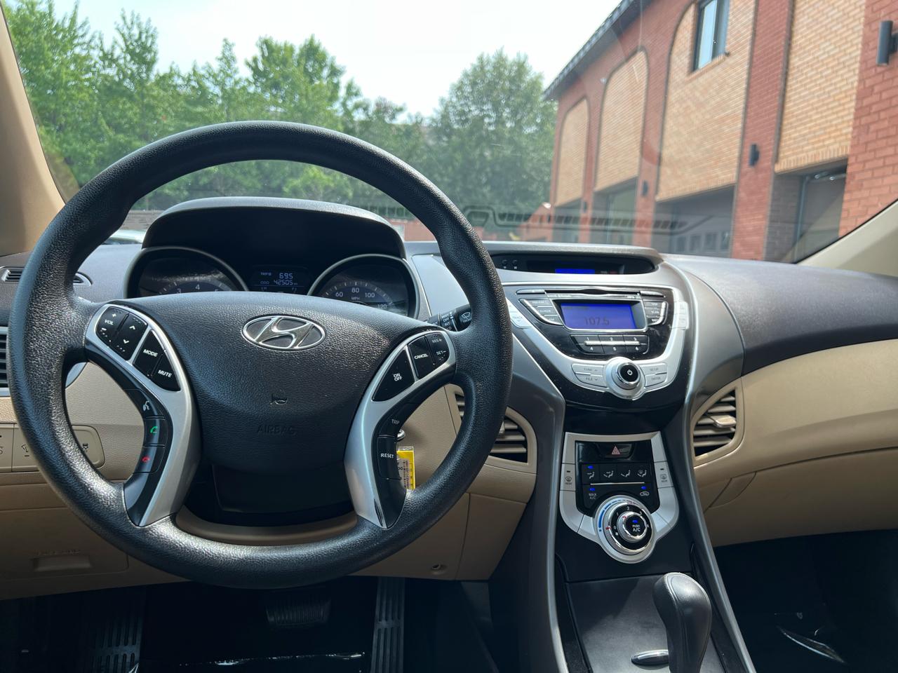 Hyundai Elantra 4dr Sdn GLS Auto 2012