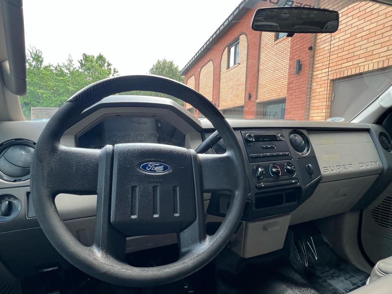 Ford F-250 SD Lariat Crew Cab 2WD 2010