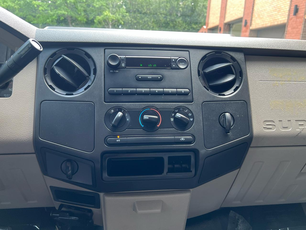 Ford F-250 SD Lariat Crew Cab 2WD 2010