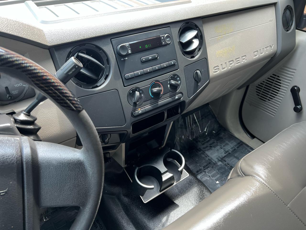 Ford F-250 SD Lariat Crew Cab 2WD 2010