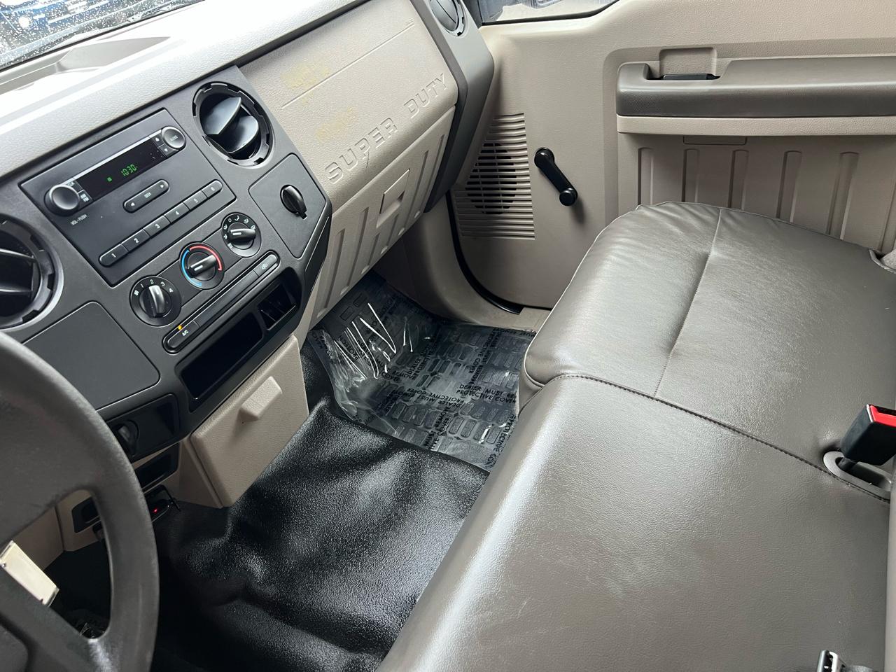 Ford F-250 SD Lariat Crew Cab 2WD 2010