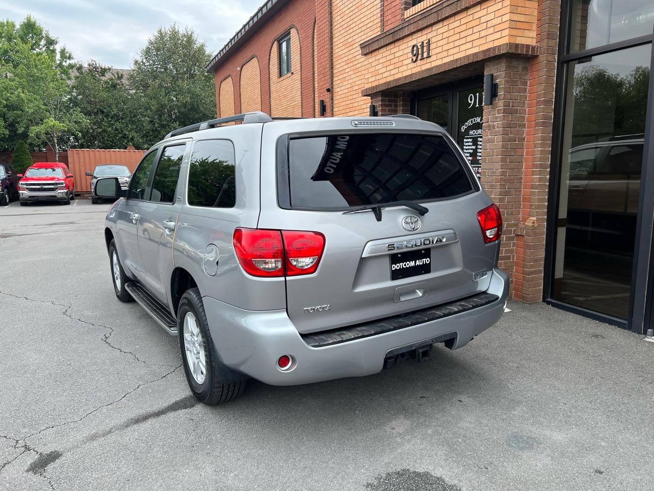 Toyota Sequoia SR5 5.7L 4WD 2008