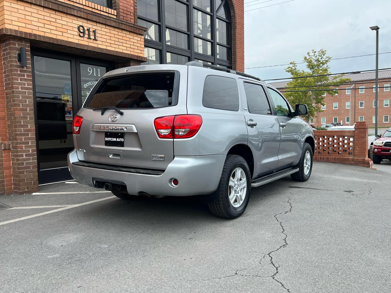 Toyota Sequoia SR5 5.7L 4WD 2008