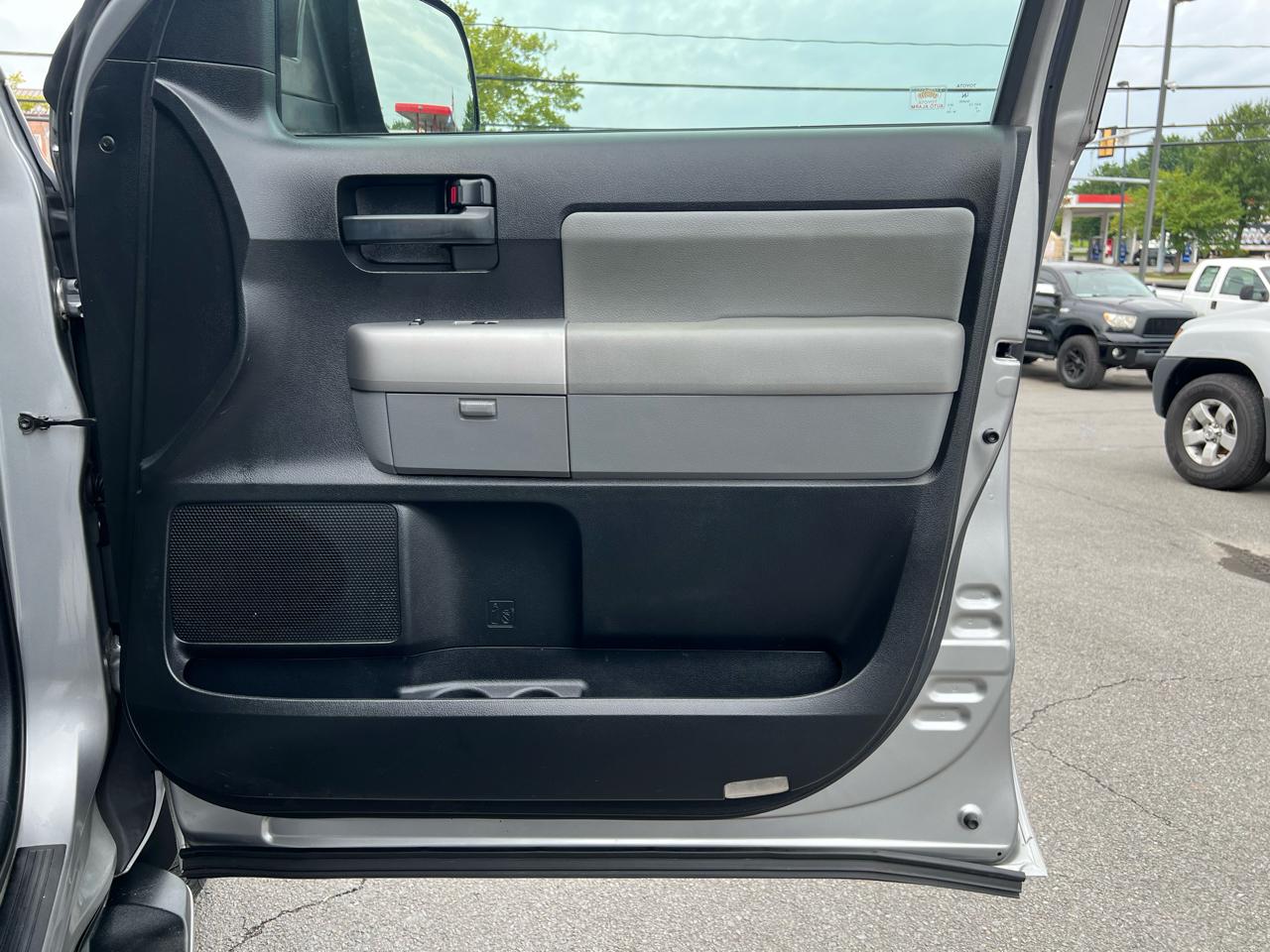 Toyota Sequoia SR5 5.7L 4WD 2008