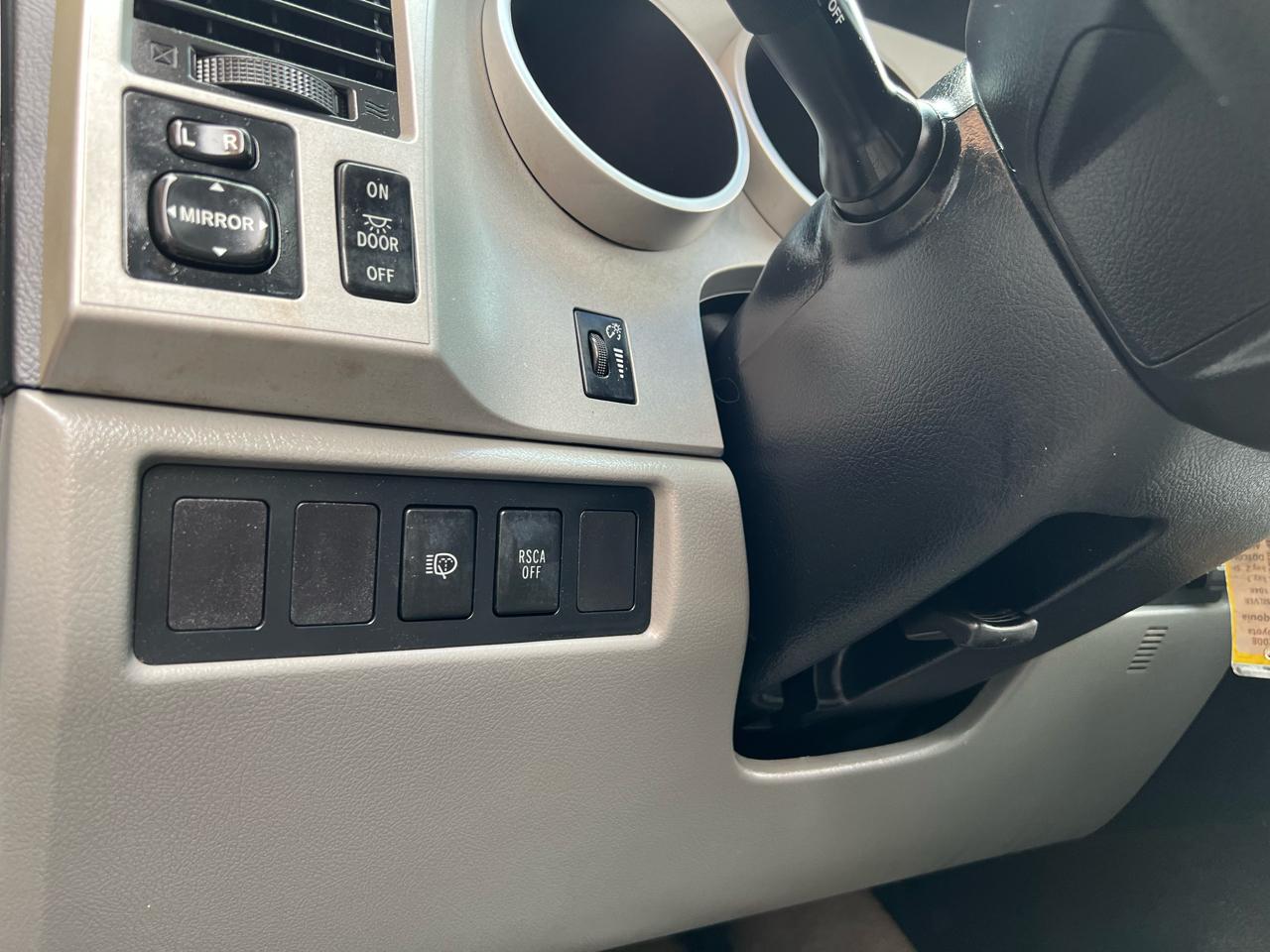 Toyota Sequoia SR5 5.7L 4WD 2008