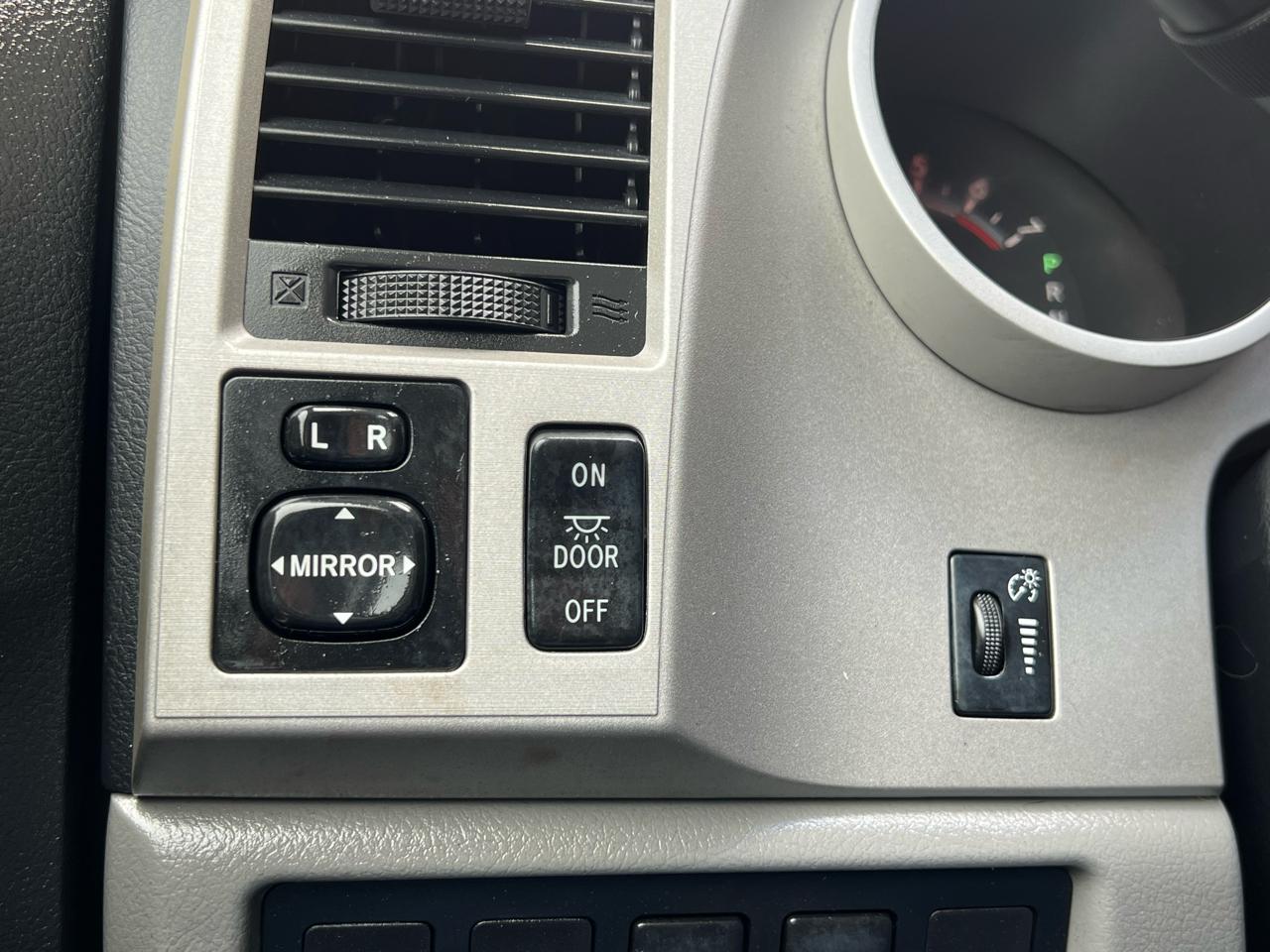 Toyota Sequoia SR5 5.7L 4WD 2008