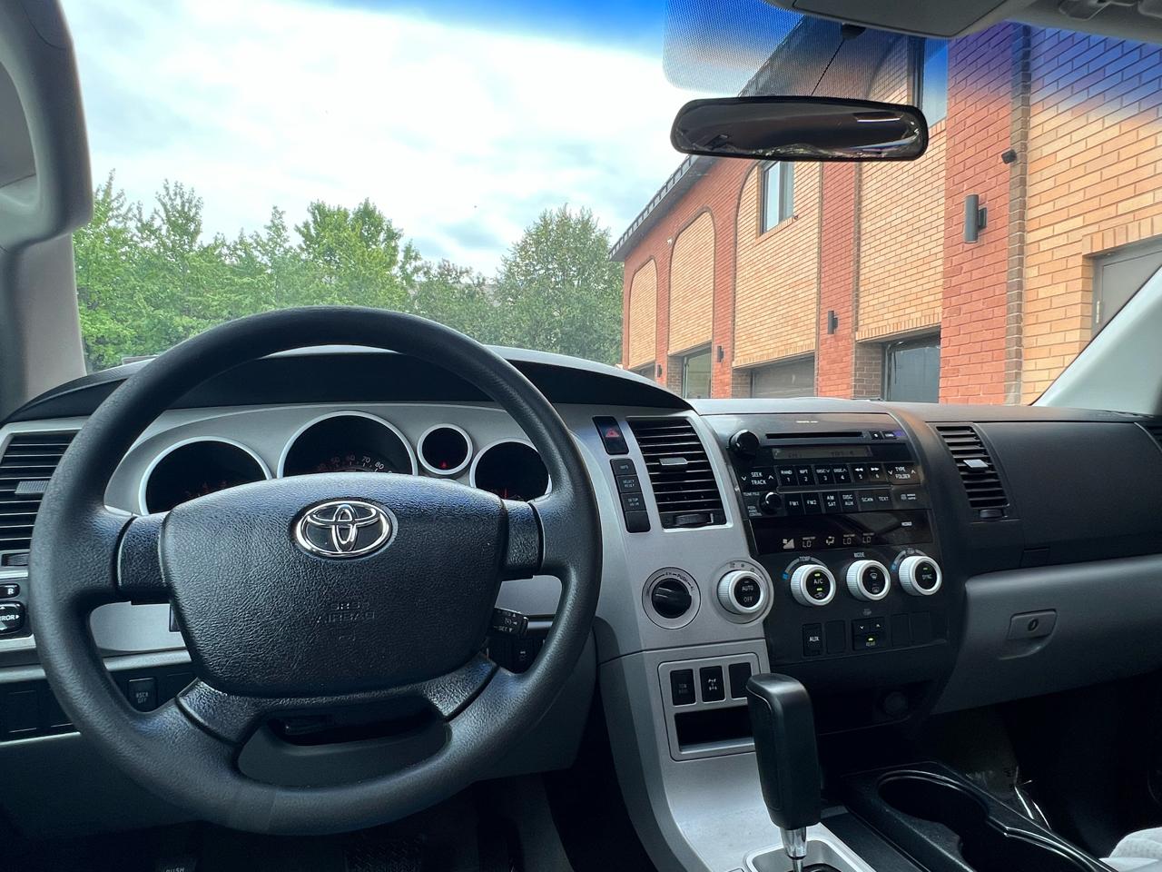 Toyota Sequoia SR5 5.7L 4WD 2008