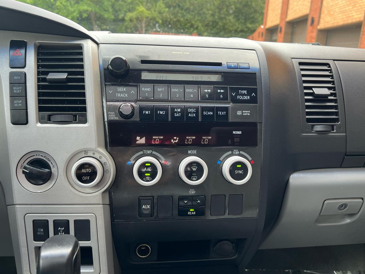 Toyota Sequoia SR5 5.7L 4WD 2008