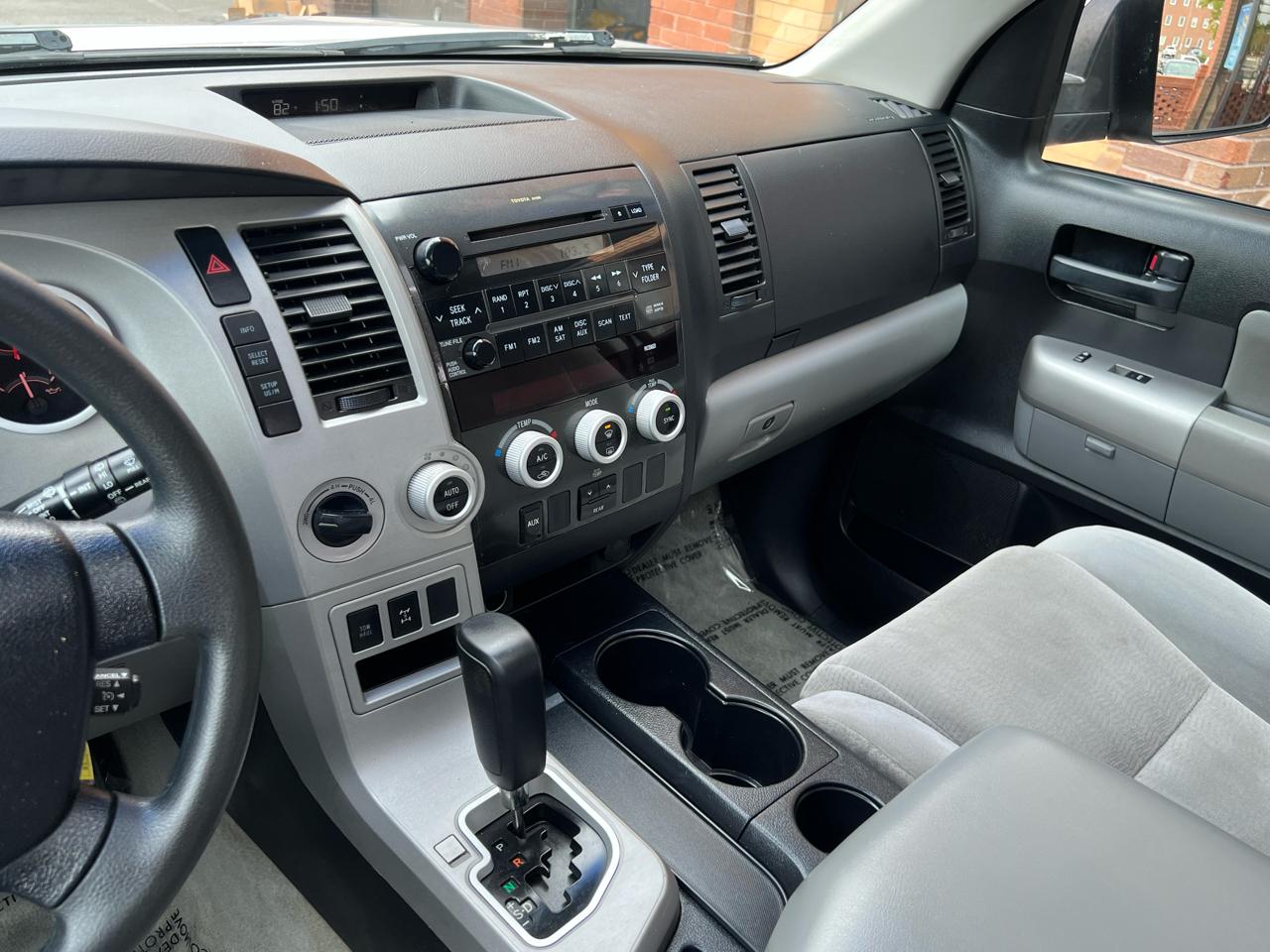 Toyota Sequoia SR5 5.7L 4WD 2008