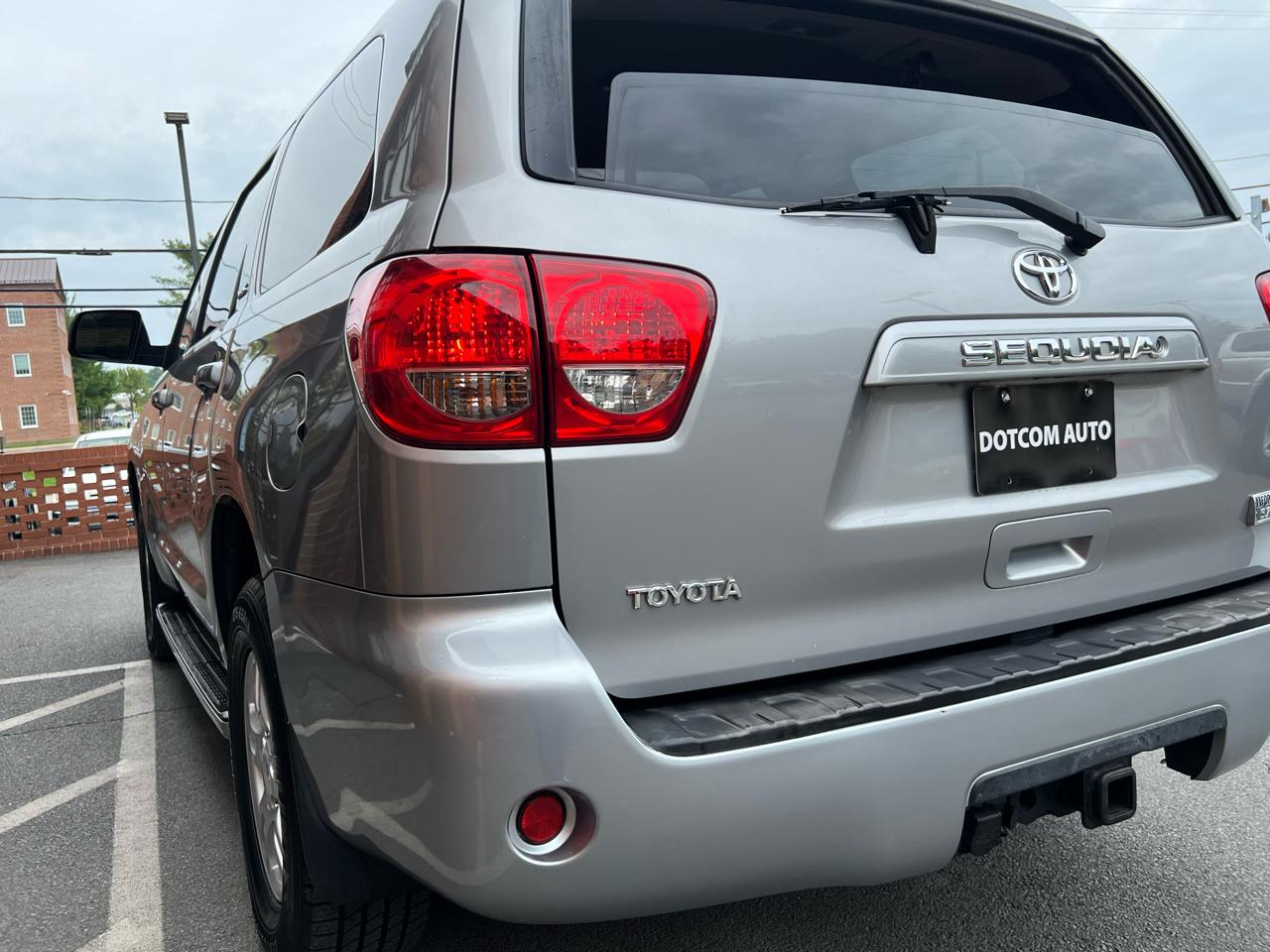 Toyota Sequoia SR5 5.7L 4WD 2008