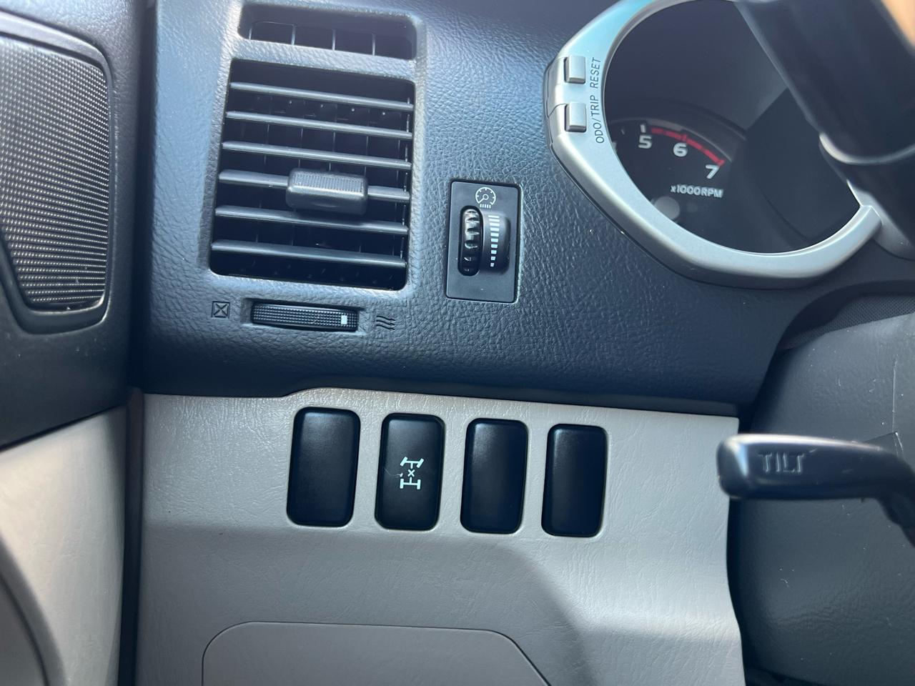 Toyota 4Runner SR5 4WD 2003