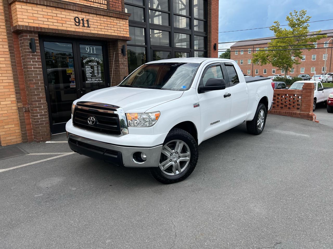 Toyota Tundra Tundra-Grade 5.7L Double Cab 4WD 2013